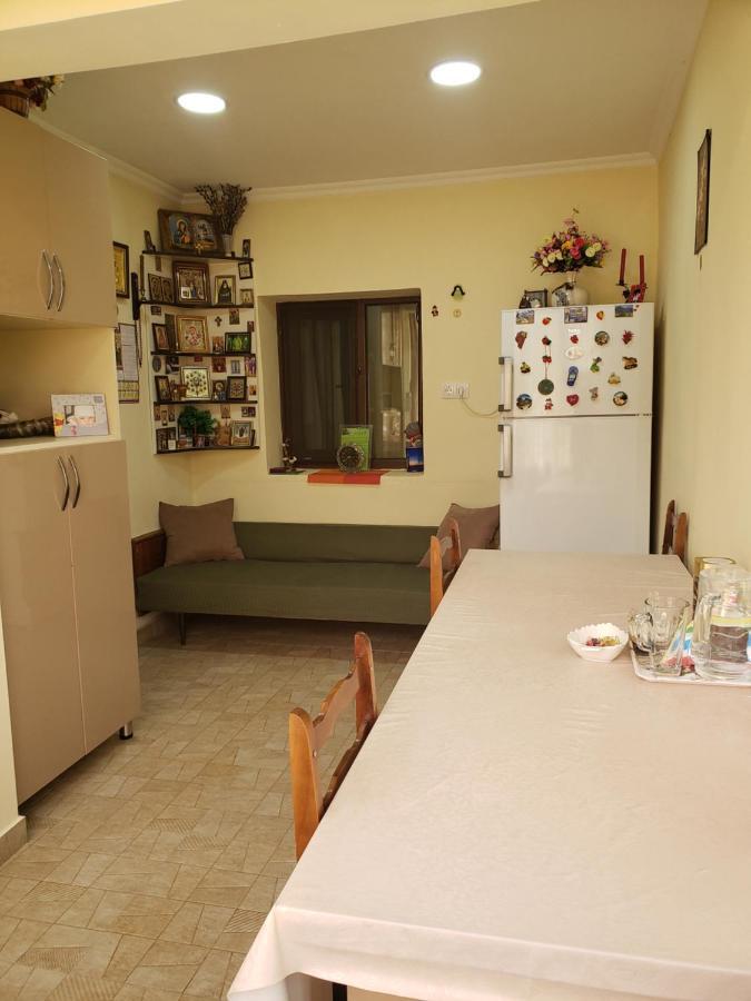Guest House Nanu Mestia Buitenkant foto